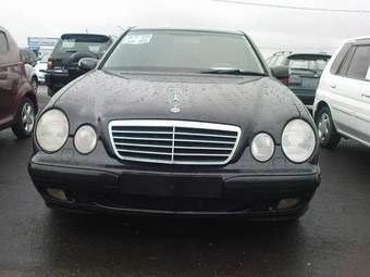 2000 Mercedes-Benz E-Class Pictures