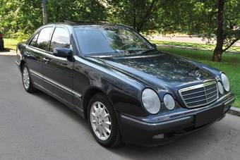 2000 Mercedes-Benz E-Class Photos
