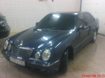 2000 Mercedes-Benz E-Class Photos