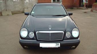 2000 Mercedes-Benz E-Class Pics