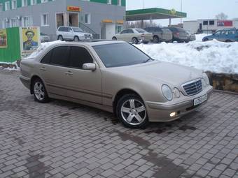 2000 Mercedes-Benz E-Class Pictures