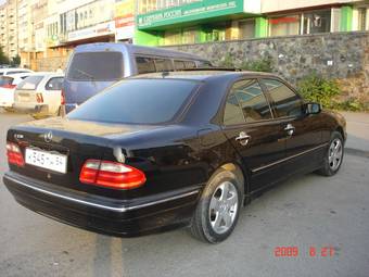 2000 Mercedes-Benz E-Class Pictures