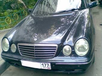 2000 Mercedes-Benz E-Class Pics