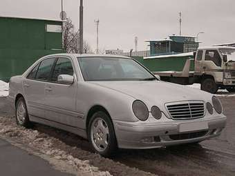 2001 Mercedes-Benz E-Class Photos