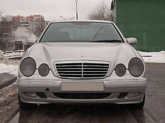 2001 Mercedes-Benz E-Class Photos