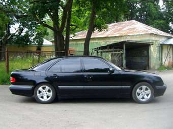 2001 Mercedes-Benz E-Class Pics