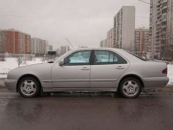 2001 Mercedes-Benz E-Class Photos