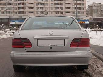 2001 Mercedes-Benz E-Class Pictures