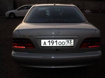 2001 Mercedes-Benz E-Class Pictures