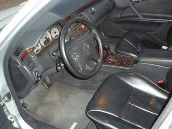 2001 Mercedes-Benz E-Class Pictures