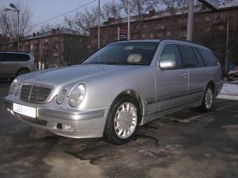 2001 Mercedes-Benz E-Class Pictures