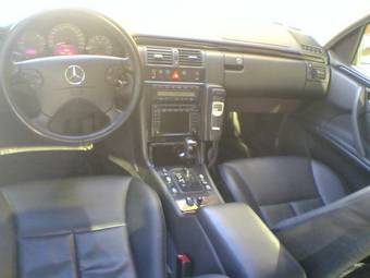 2001 Mercedes-Benz E-Class Photos