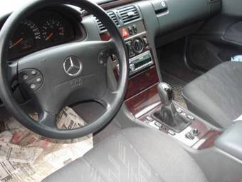 2001 Mercedes-Benz E-Class Images