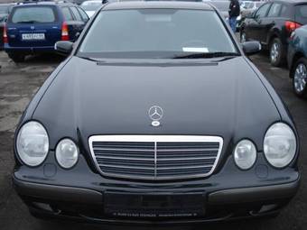 2001 Mercedes-Benz E-Class Pictures
