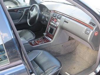 2001 Mercedes-Benz E-Class Images