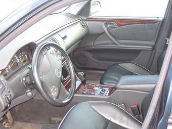 2001 Mercedes-Benz E-Class Pictures