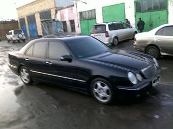 2001 Mercedes-Benz E-Class Pictures