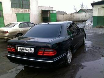 2001 Mercedes-Benz E-Class Pictures