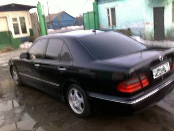 2001 Mercedes-Benz E-Class Photos