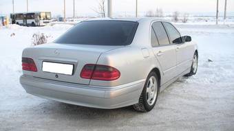 2001 Mercedes-Benz E-Class Pictures