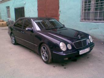 2001 Mercedes-Benz E-Class Pictures