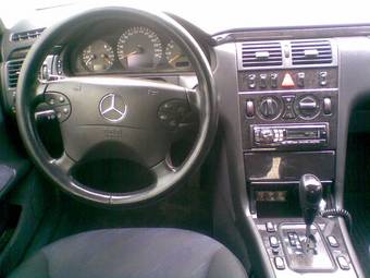 2001 Mercedes-Benz E-Class Photos