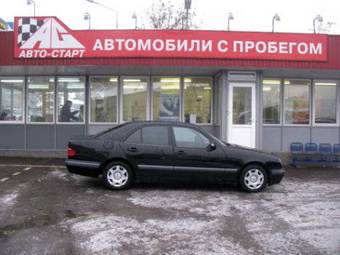 2001 Mercedes-Benz E-Class Photos