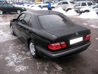2001 Mercedes-Benz E-Class Photos