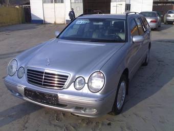 2001 Mercedes-Benz E-Class Photos