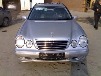 2001 Mercedes-Benz E-Class Pictures