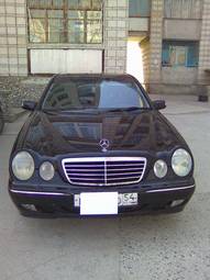 2001 Mercedes-Benz E-Class Photos