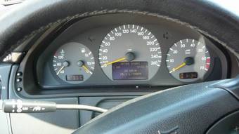 2001 Mercedes-Benz E-Class Photos