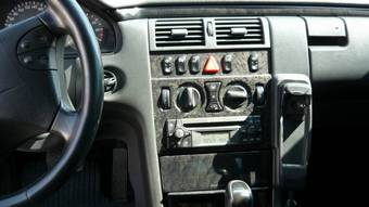 2001 Mercedes-Benz E-Class Pictures