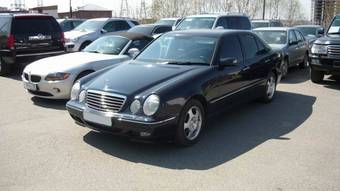 2001 Mercedes-Benz E-Class Pictures
