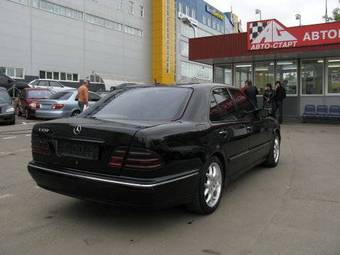 2001 Mercedes-Benz E-Class Pictures