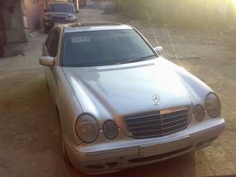 2001 Mercedes-Benz E-Class Photos