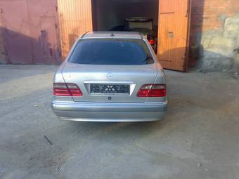 2001 Mercedes-Benz E-Class Pictures