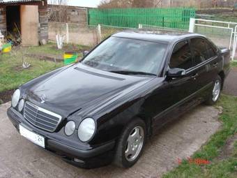 2001 Mercedes-Benz E-Class Photos