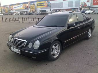 2001 Mercedes-Benz E-Class Photos