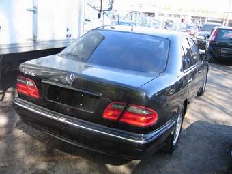 2001 Mercedes-Benz E-Class Pictures