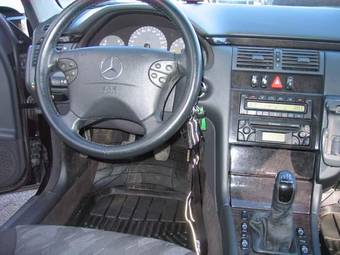 2001 Mercedes-Benz E-Class Photos