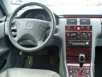 2001 Mercedes-Benz E-Class Pictures