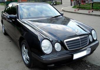 2001 Mercedes-Benz E-Class Pictures