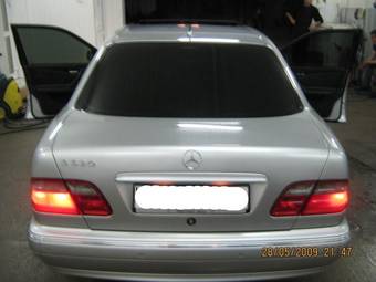 2001 Mercedes-Benz E-Class Pictures