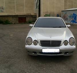 2001 Mercedes-Benz E-Class Photos