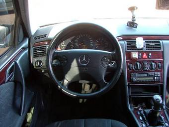 2001 Mercedes-Benz E-Class Pics