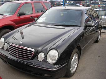 2001 Mercedes-Benz E-Class Photos