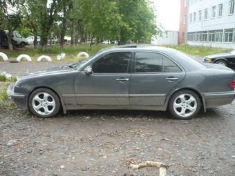 2001 Mercedes-Benz E-Class Pictures