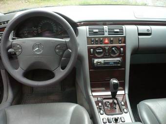 2001 Mercedes-Benz E-Class Photos