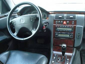 2001 Mercedes-Benz E-Class Pictures